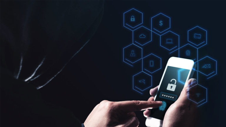 Dati personali a rischio in migliaia di app, è allarme: proteggiamoci così