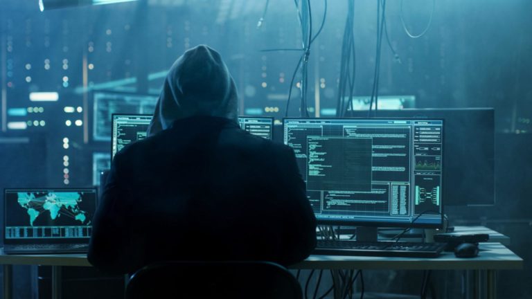 DNSpionage, il malware intelligente che seleziona le sue vittime: che c’è da sapere e come difendersi