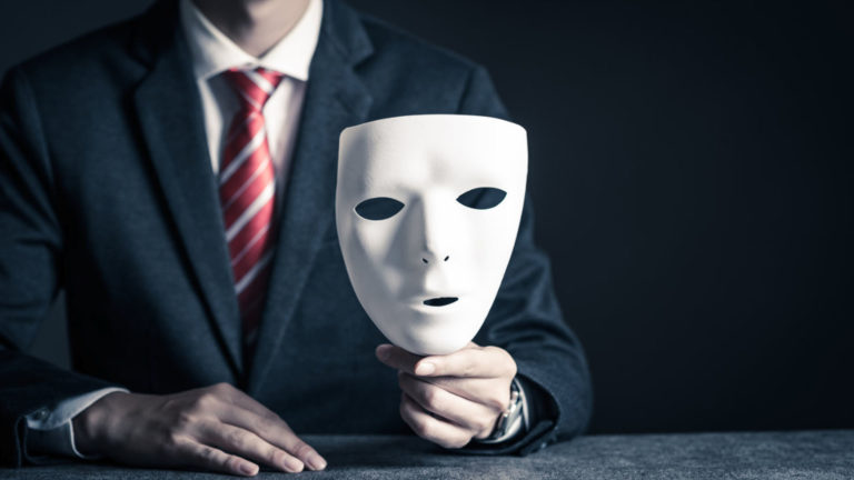 Truffa del CEO: cos’è e come tutelarsi, in tempo di smart working, dall’attacco CEO fraud