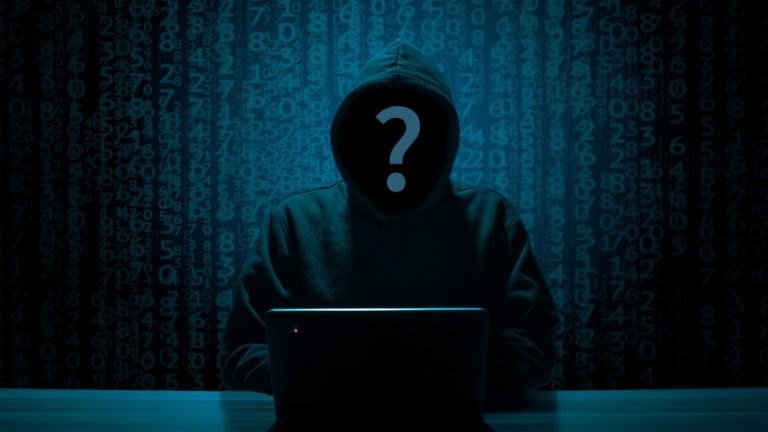 Cyberwar: come funziona il reclutamento di aspiranti hacker nella guerra in Ucraina