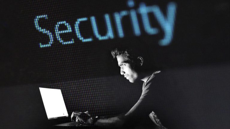 Diventare Hacker: dal gioco alla professione, ecco gli strumenti e i consigli pratici per iniziare