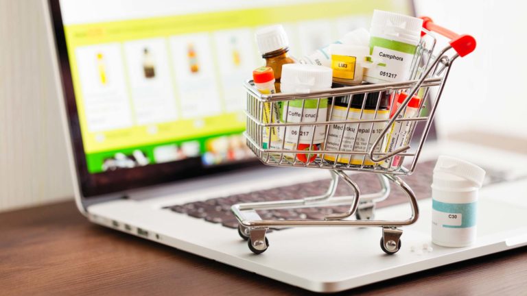 Vendita online di farmaci vietata
