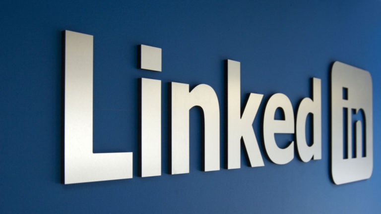 LinkedIn, nuovo mega "furto" di profili: è scraping, ecco come difendersi
