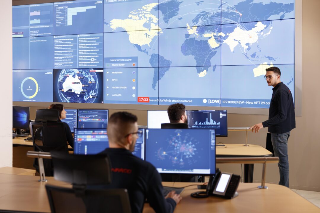 Competenze qualificate introvabili: una mancanza che affligge la cyber in Europa (skill shortage); Stallo delle assunzioni in cyber security: pesa il divario di competenze nell'era AI, ma le imprese devono dirimere una contraddizione