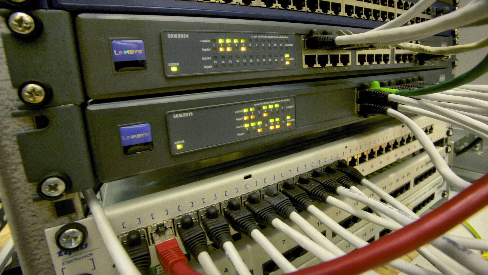 Tecnologie e metodi per aumentare la sicurezza delle infrastrutture di rete aperte al Cloud
