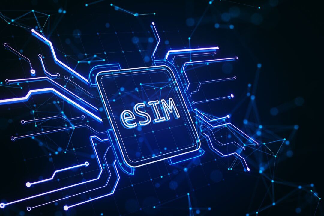 eSIM compromesse: clonazioni, intercettazioni e backdoor nella falla che nessuno voleva vedere