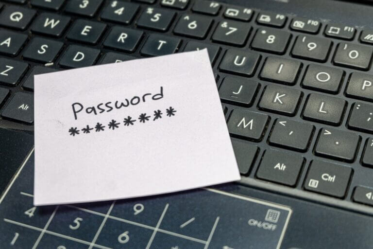 Attacchi password guessing