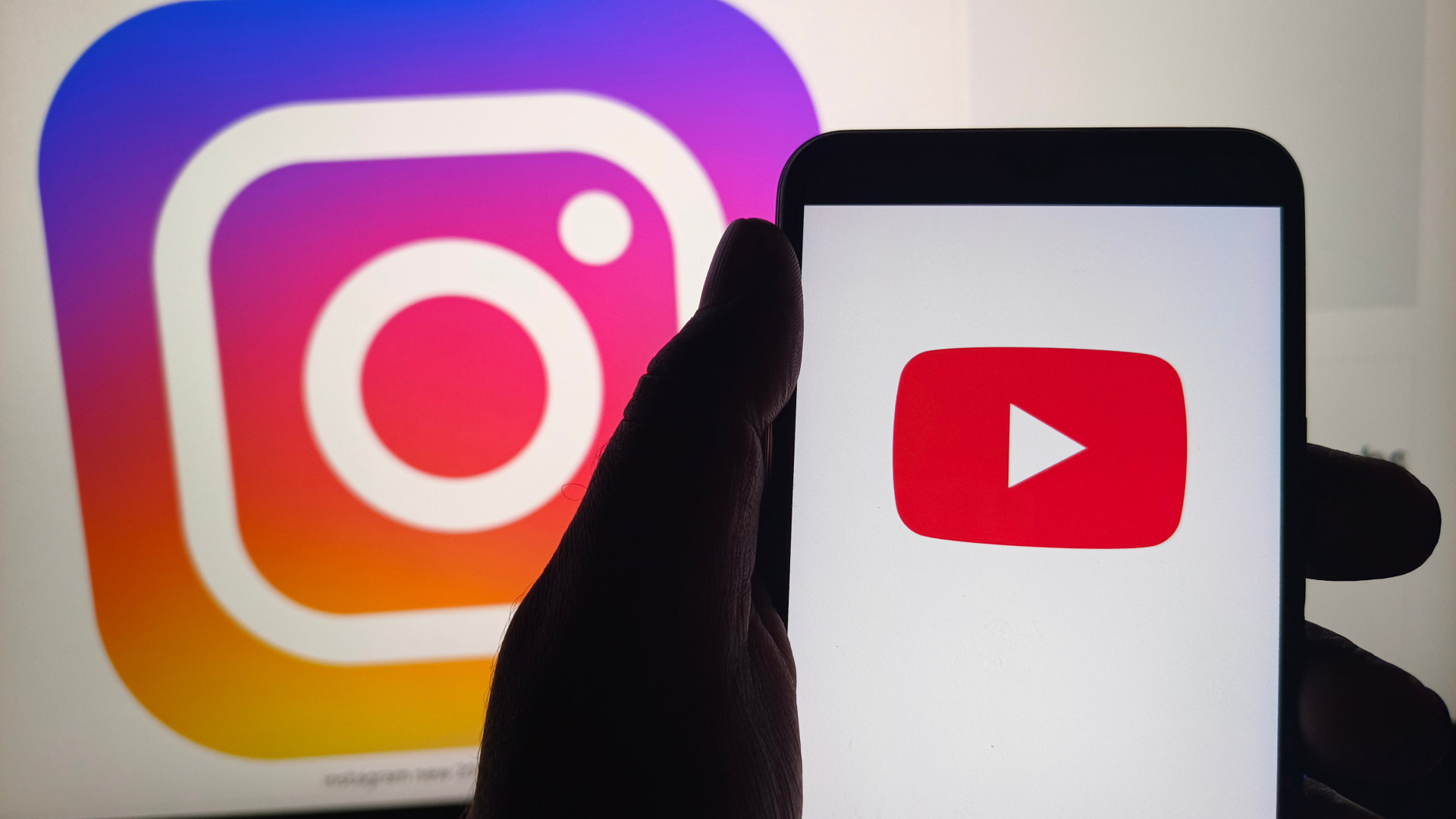 YouTube Instagram condanna California