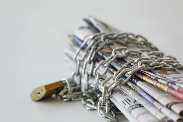 Dalla libertà di espressione alla responsabilità: come si governa l’informazione